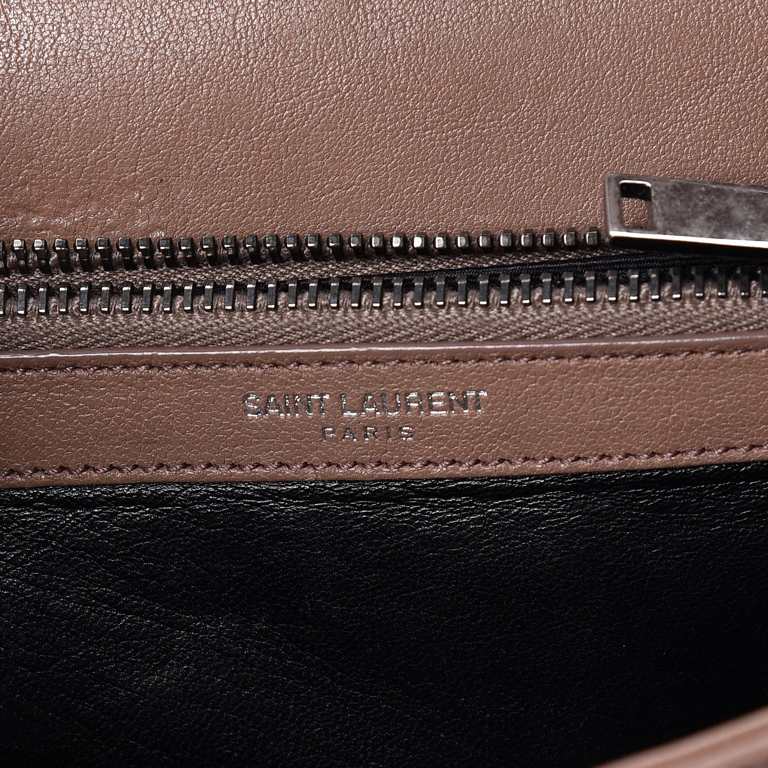 Saint Laurent Sheepskin Matelasse Chevron Monogram Medium College Bag Fard 9 of 15