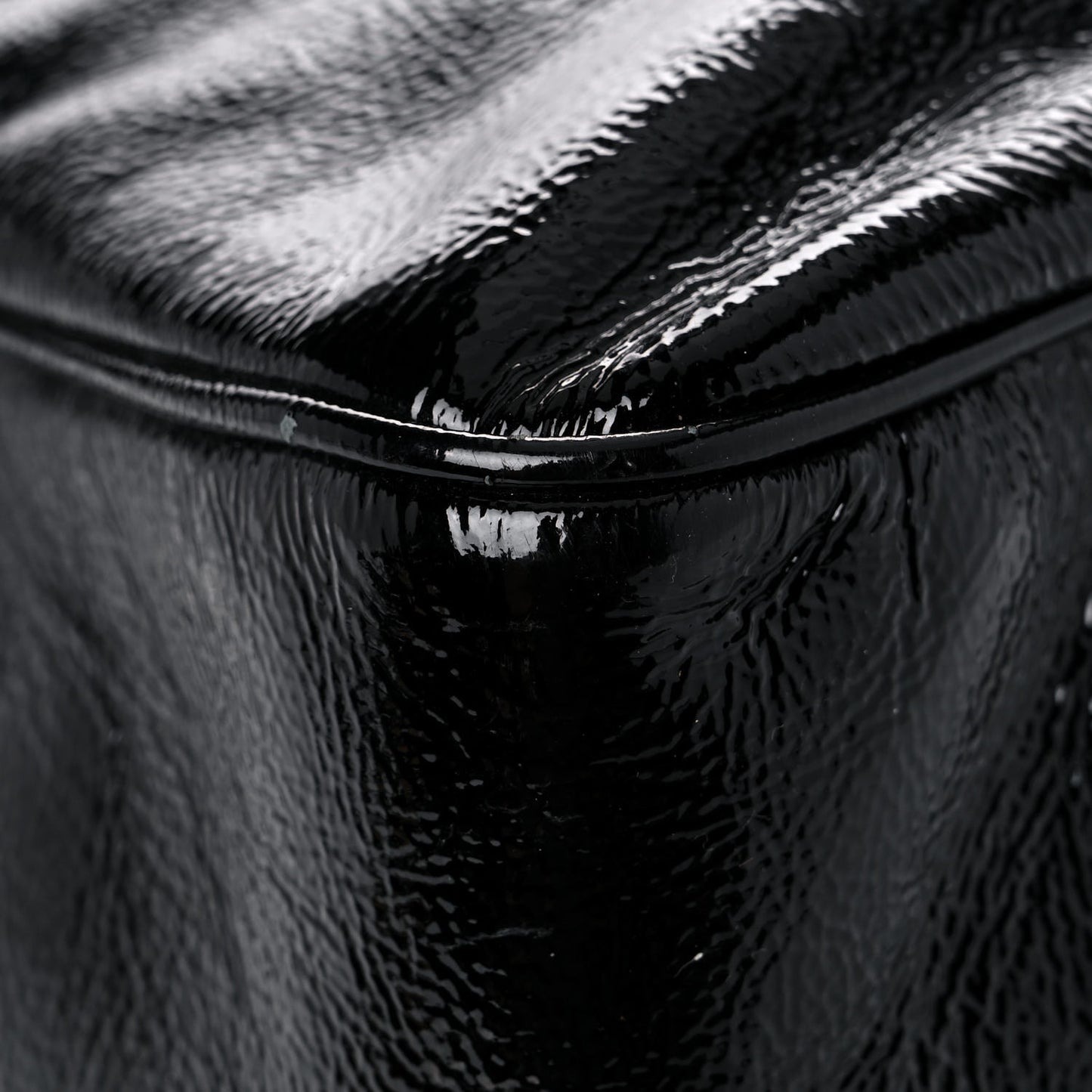 Vernice Naplack Medium Soho Bowler Black