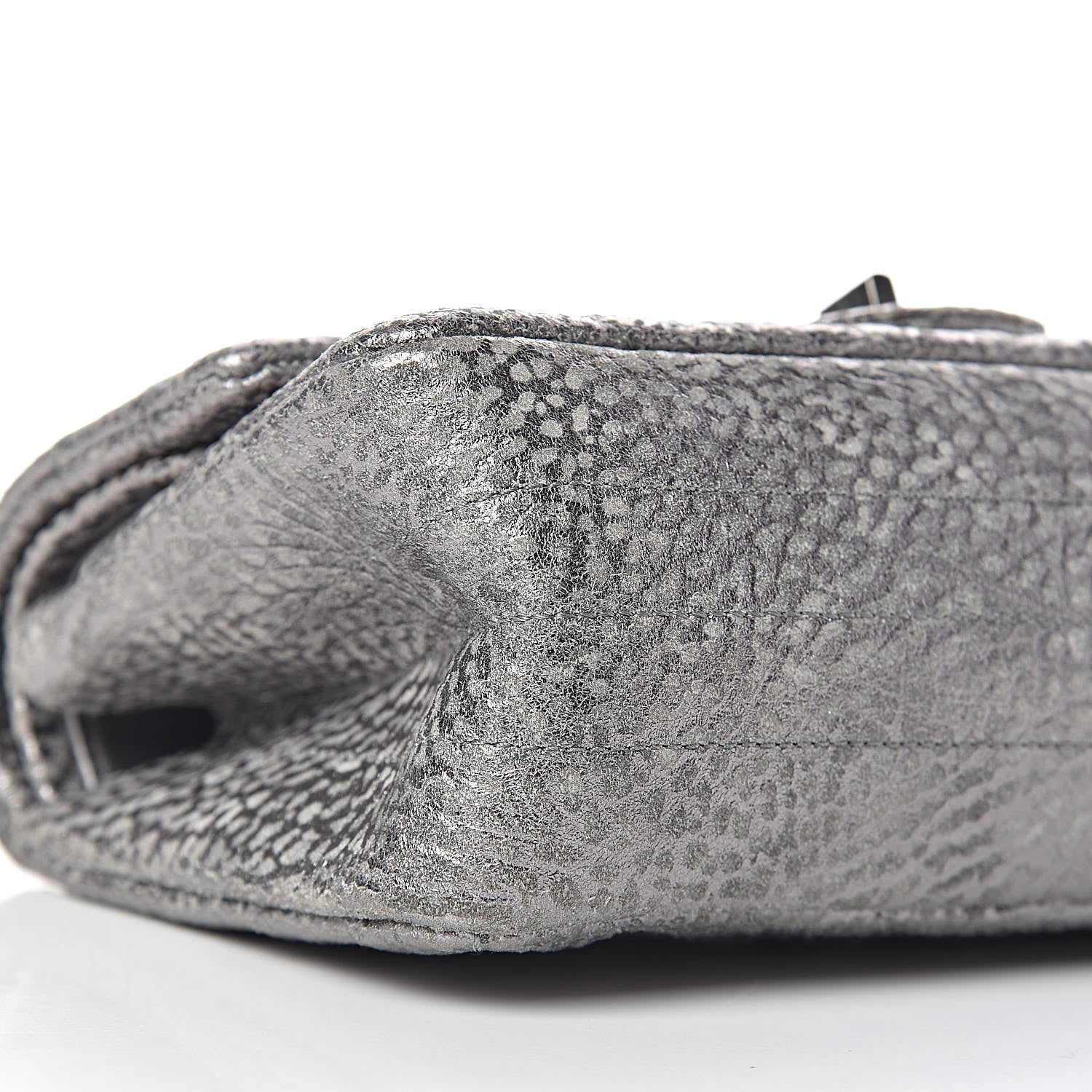 Chanel Metallic Grained Calfskin Chevron Quilted 2.55 Reissue 224 Flap 8 of 9