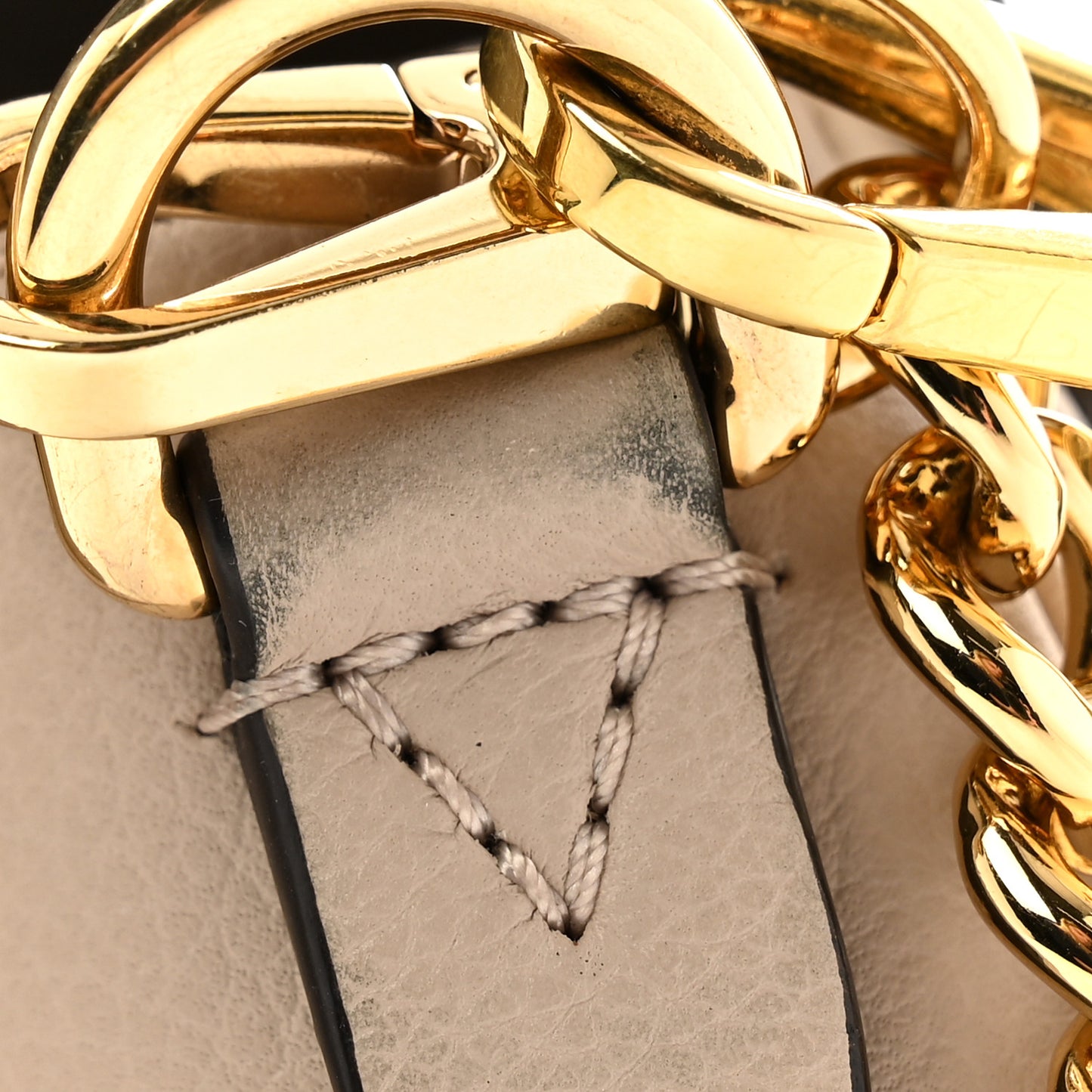 Grained Calfskin Lockme Tender Greige