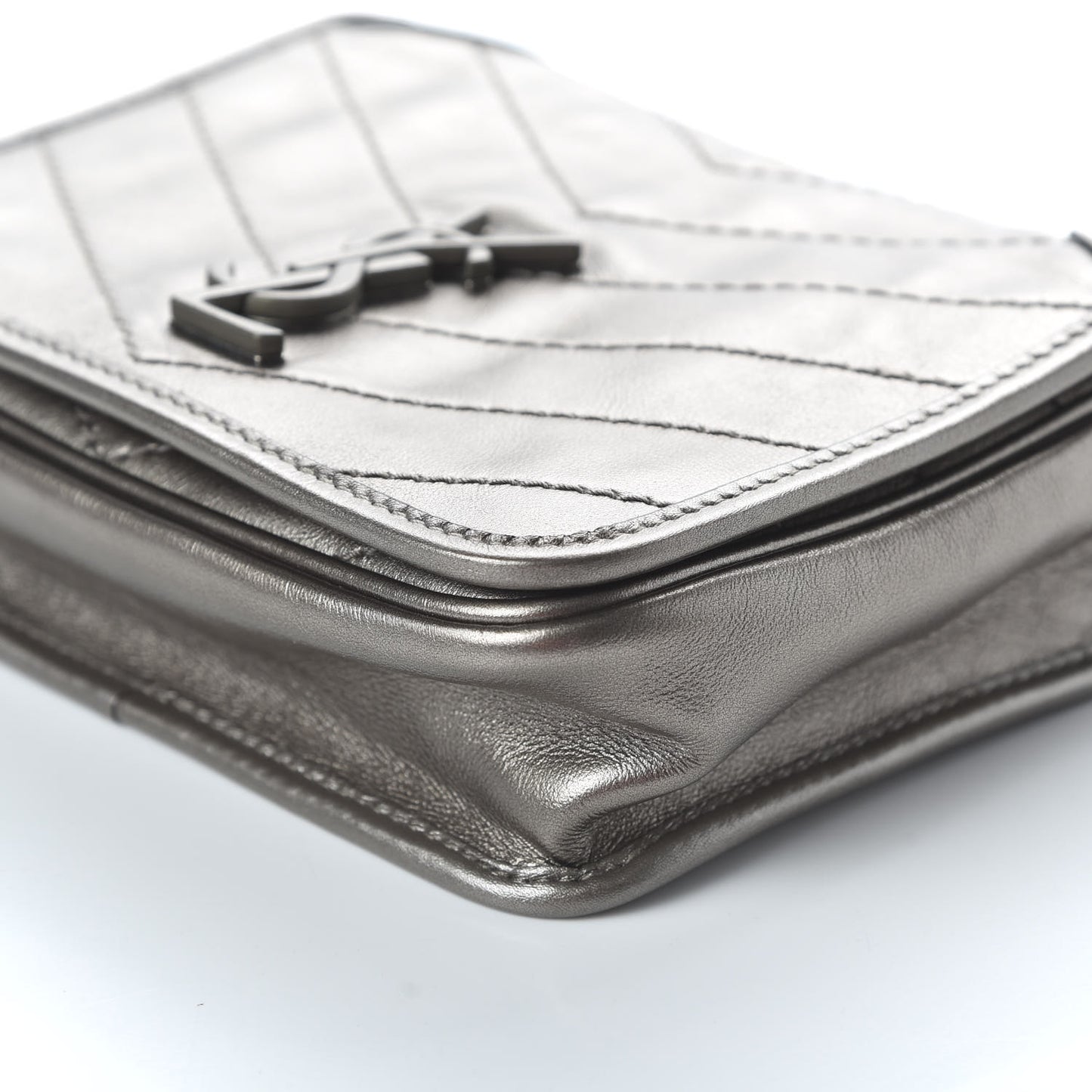 Metallic Calfskin Matelasse Monogram Niki Chain Wallet Platinum