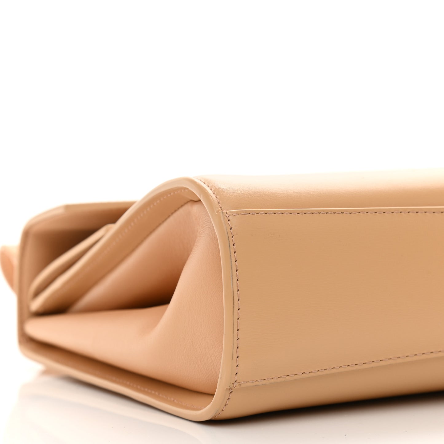 Box Calfskin Nappa Clip Bag Almond Gold