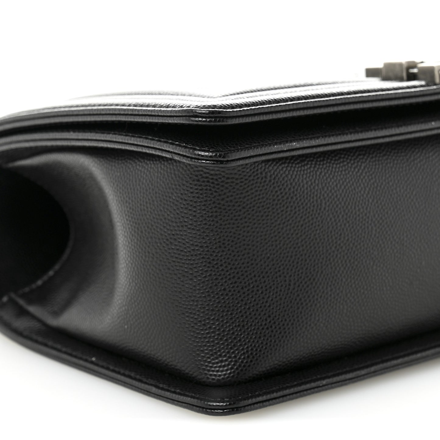 Caviar Quilted Medium Boy Flap Black