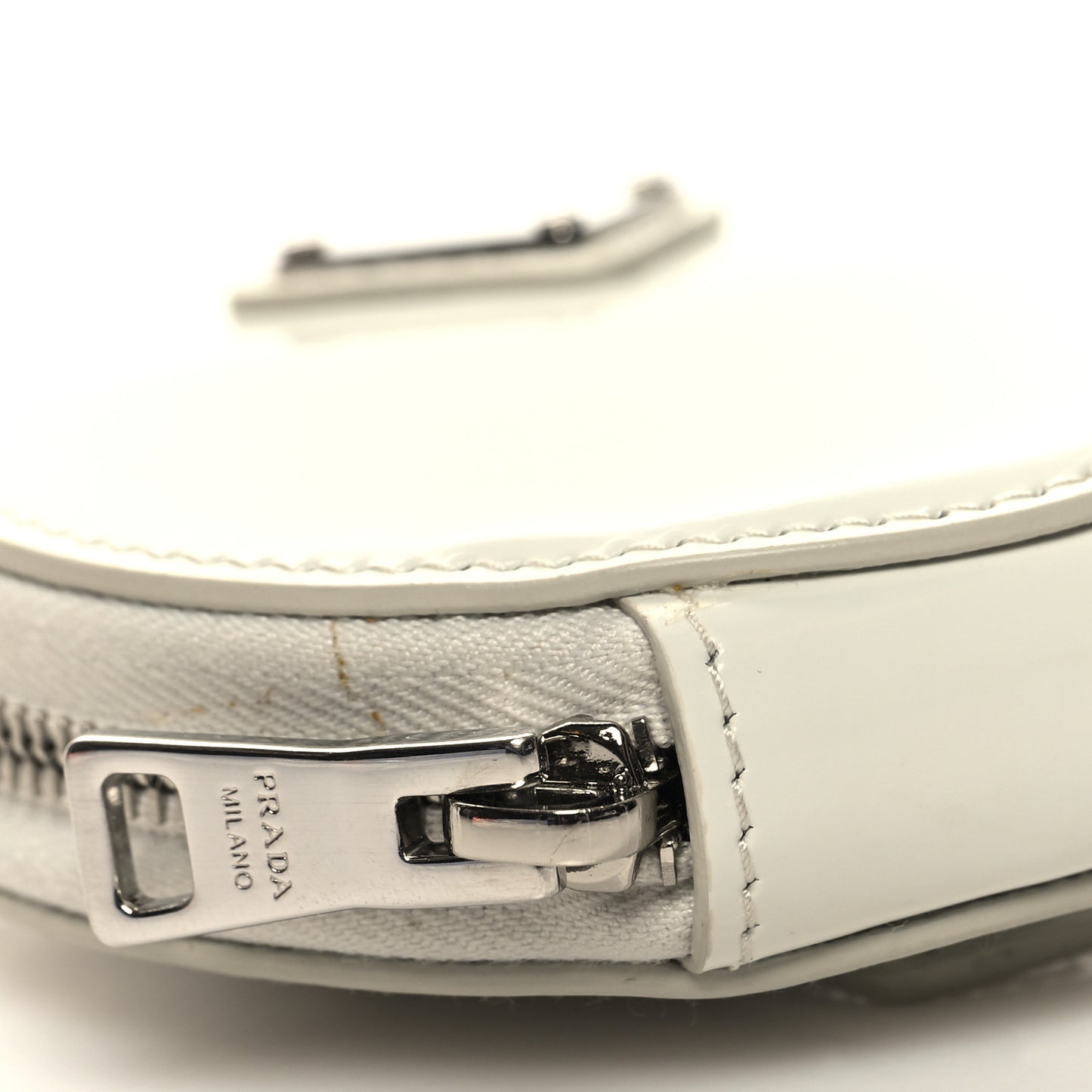 Spazzolato Round Coin Pouch Bag Charm White