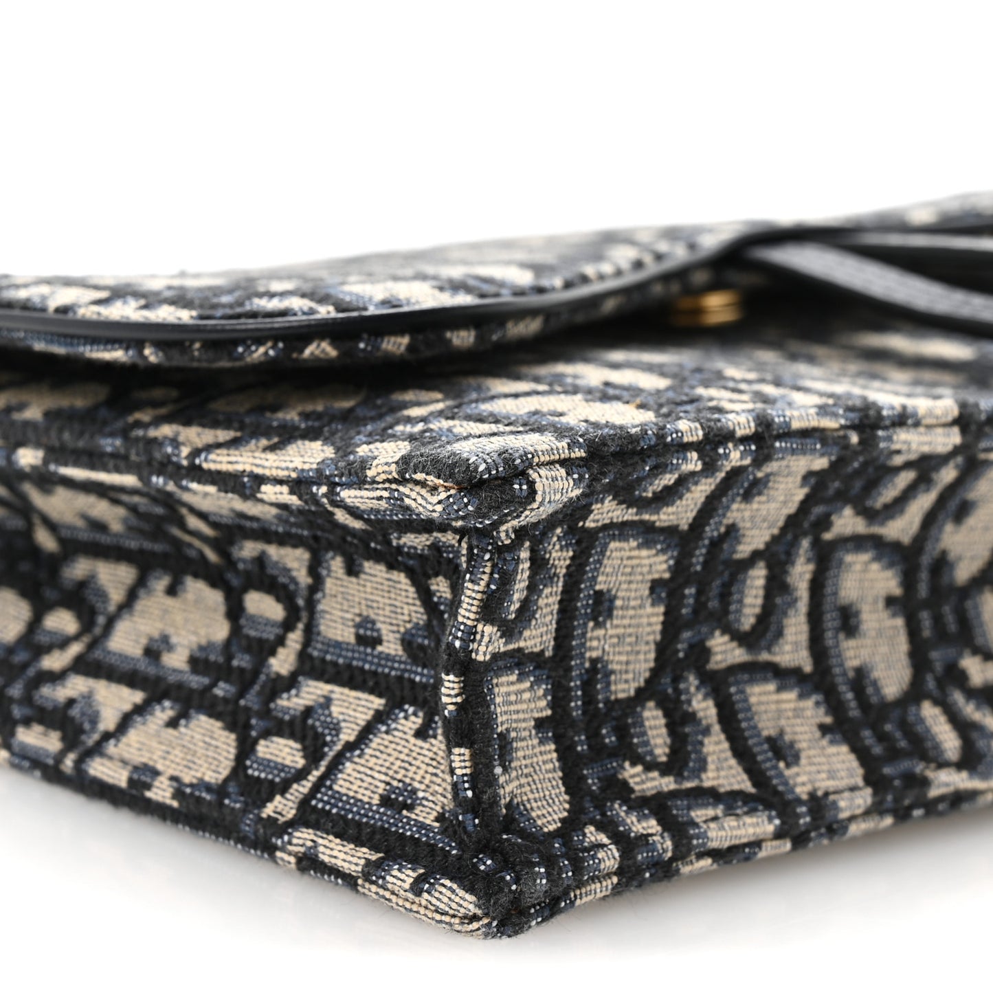 Oblique Saddle Chain Pouch Blue