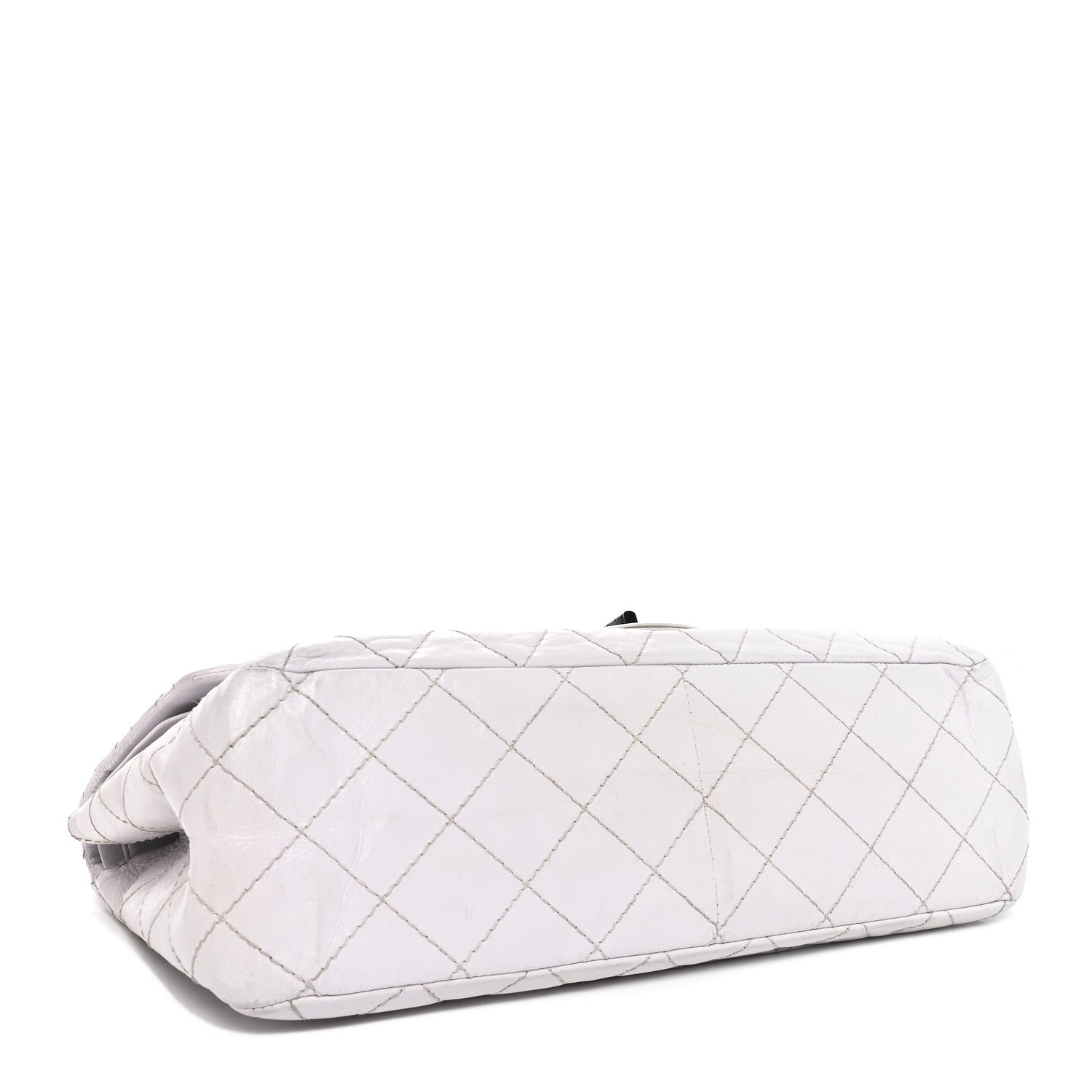 Chanel Aged Calfskin 2.55 Reissue 226 Flap White 4 of 11