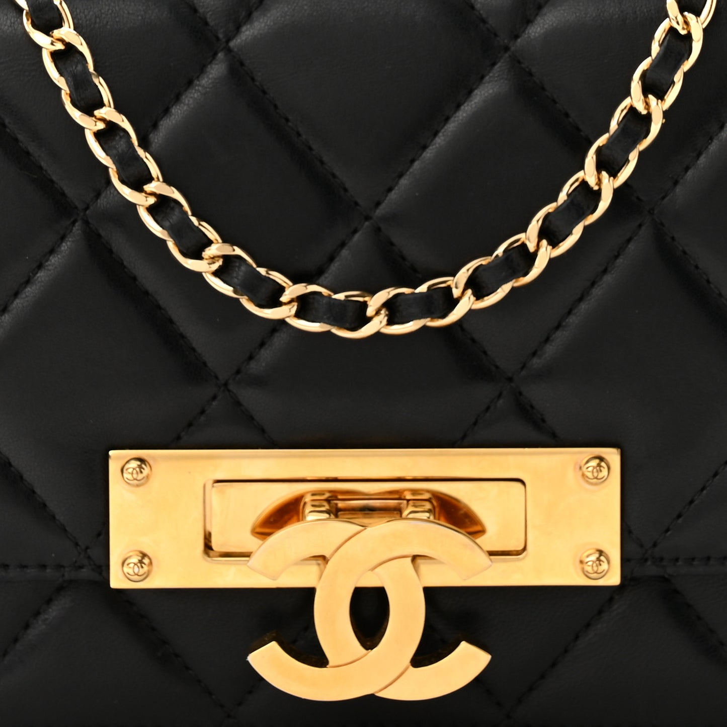 Lambskin Quilted Golden Class Wallet on Chain WOC Black