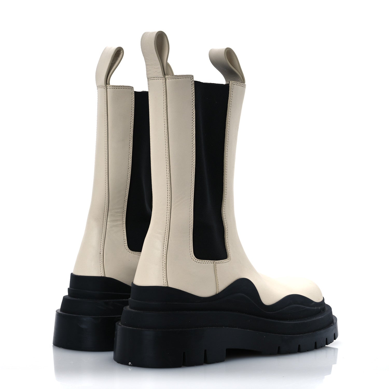 Bottega Veneta Calfskin The Tire Chelsea Boots 35 Sea Salt Black