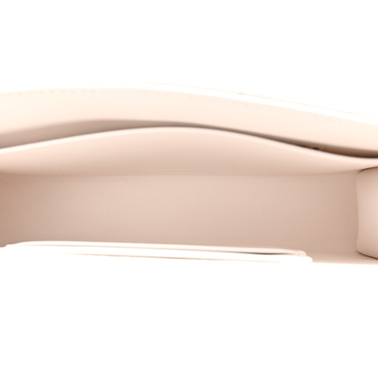 Caviar Quilted Chain Match Top Handle Phone Holder With Chain White