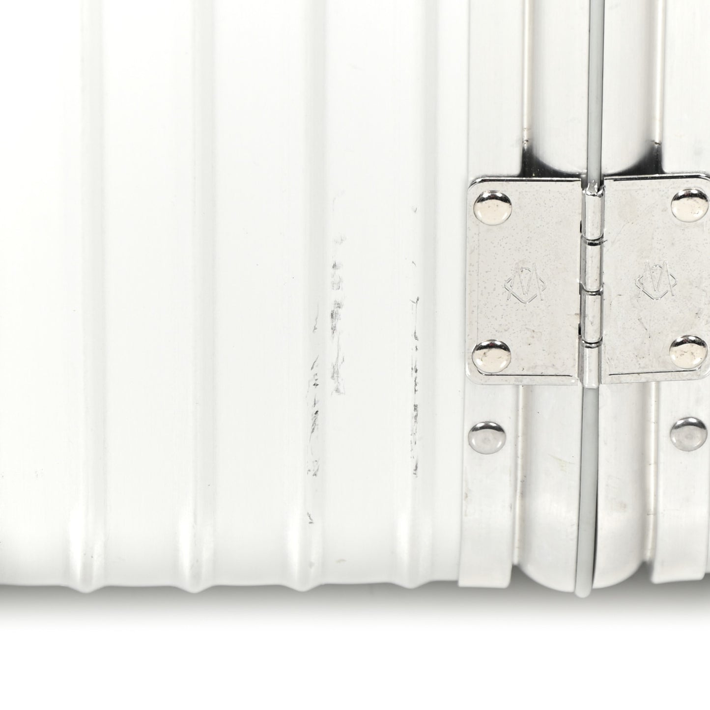 Aluminum Essential Trunk Plus Silver