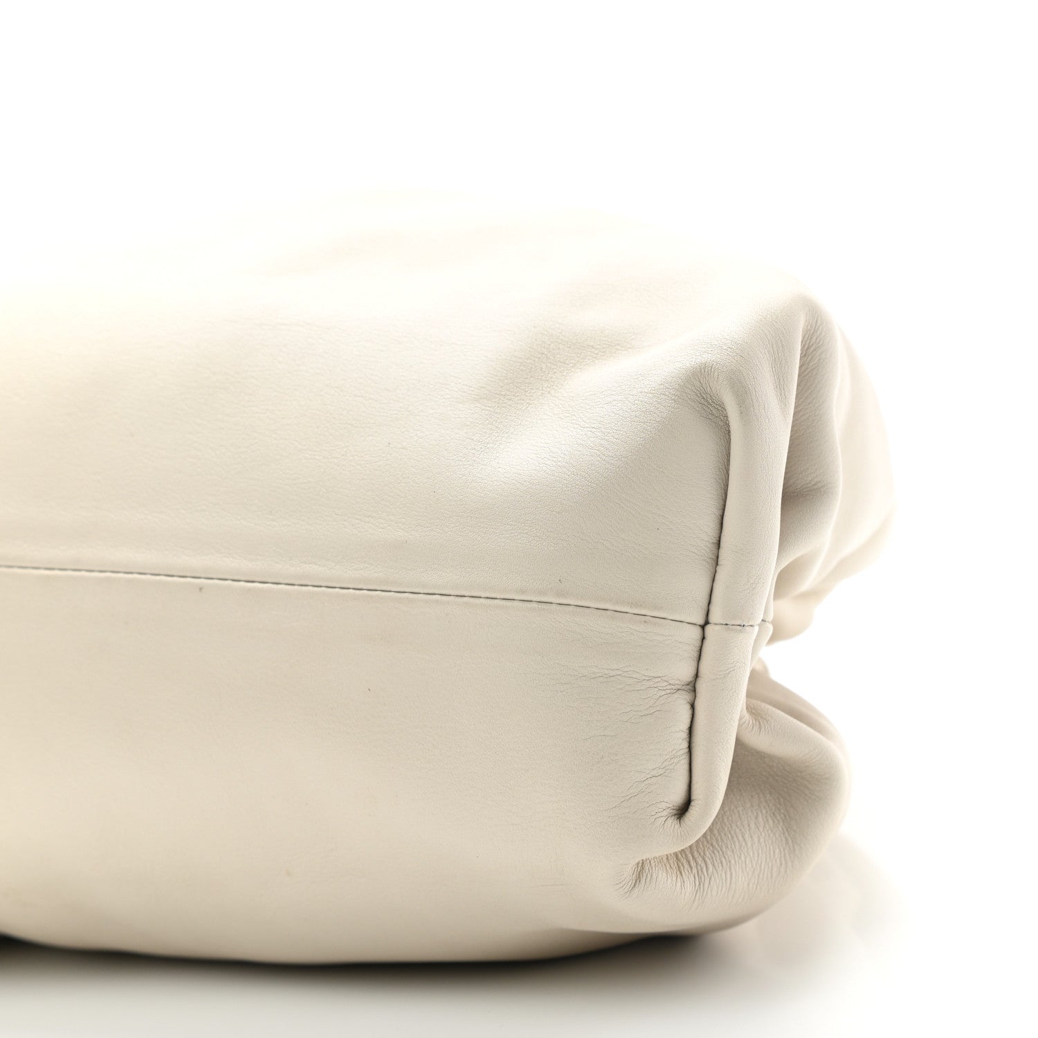 Bottega Veneta Smooth Butter Calf The Pouch Oversized Clutch Plaster 10 of 13