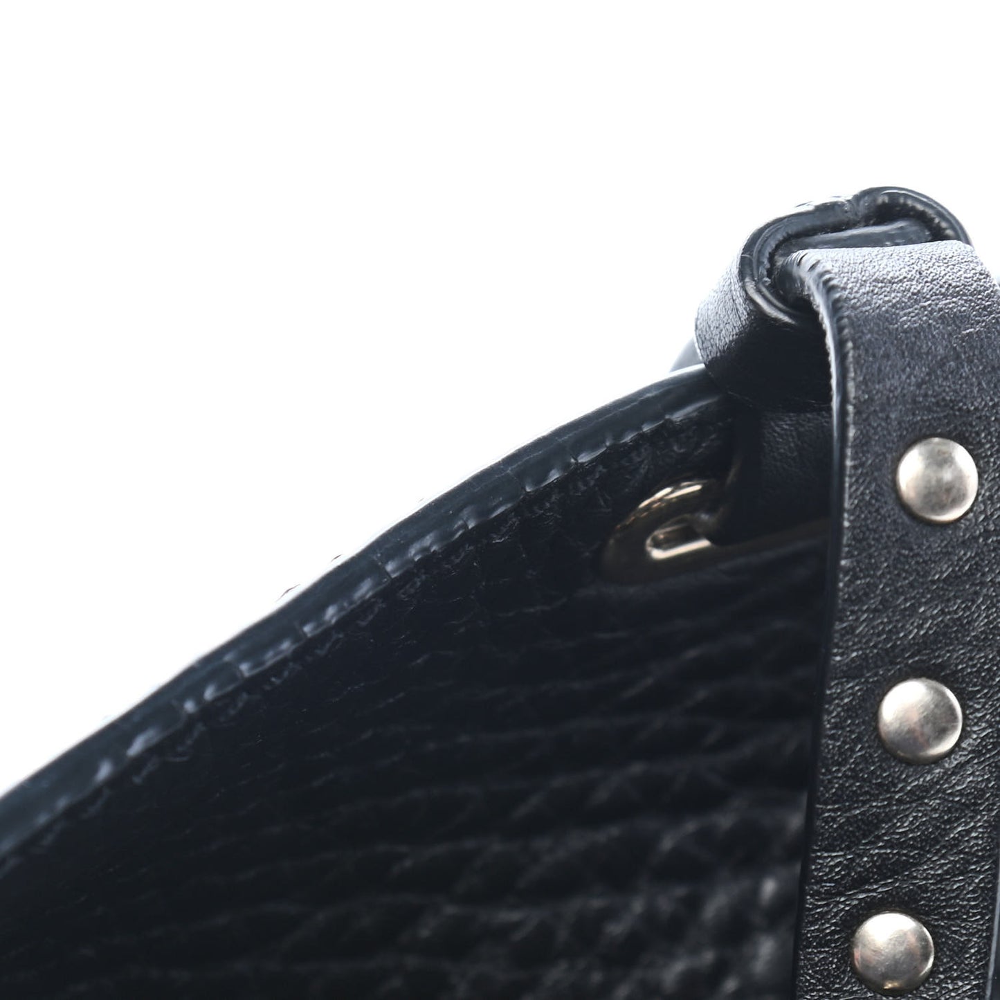 Pebbled Calfskin Medium Rockstud Tote Black