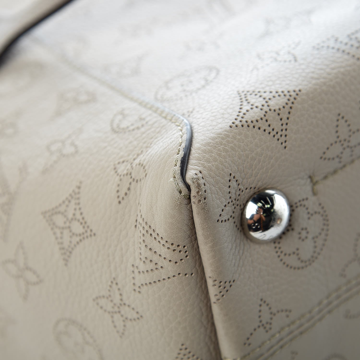 Louis Vuitton Mahina Hina PM Galet 23 of 23