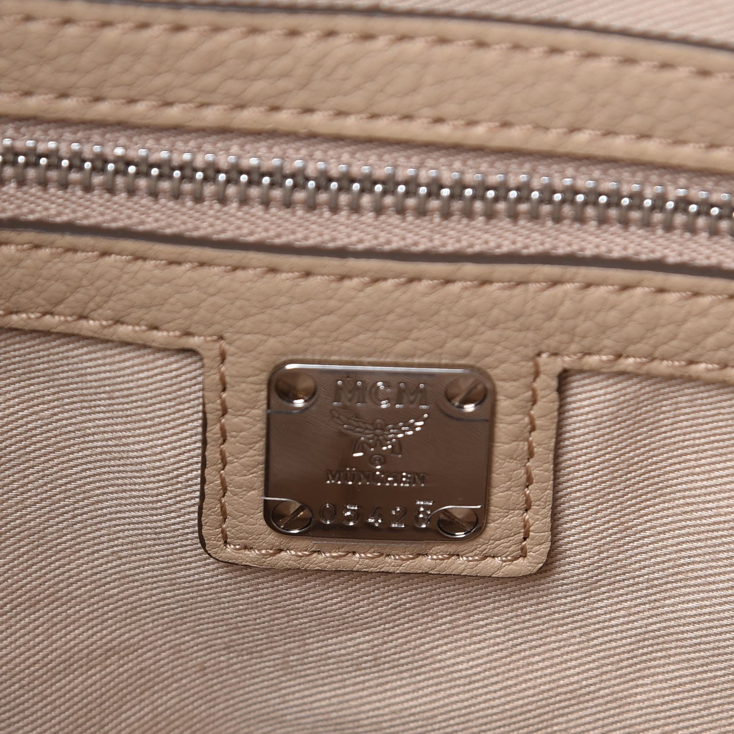 MCM Grained Calfskin Medium Klara Hobo New Beige 6 of 16