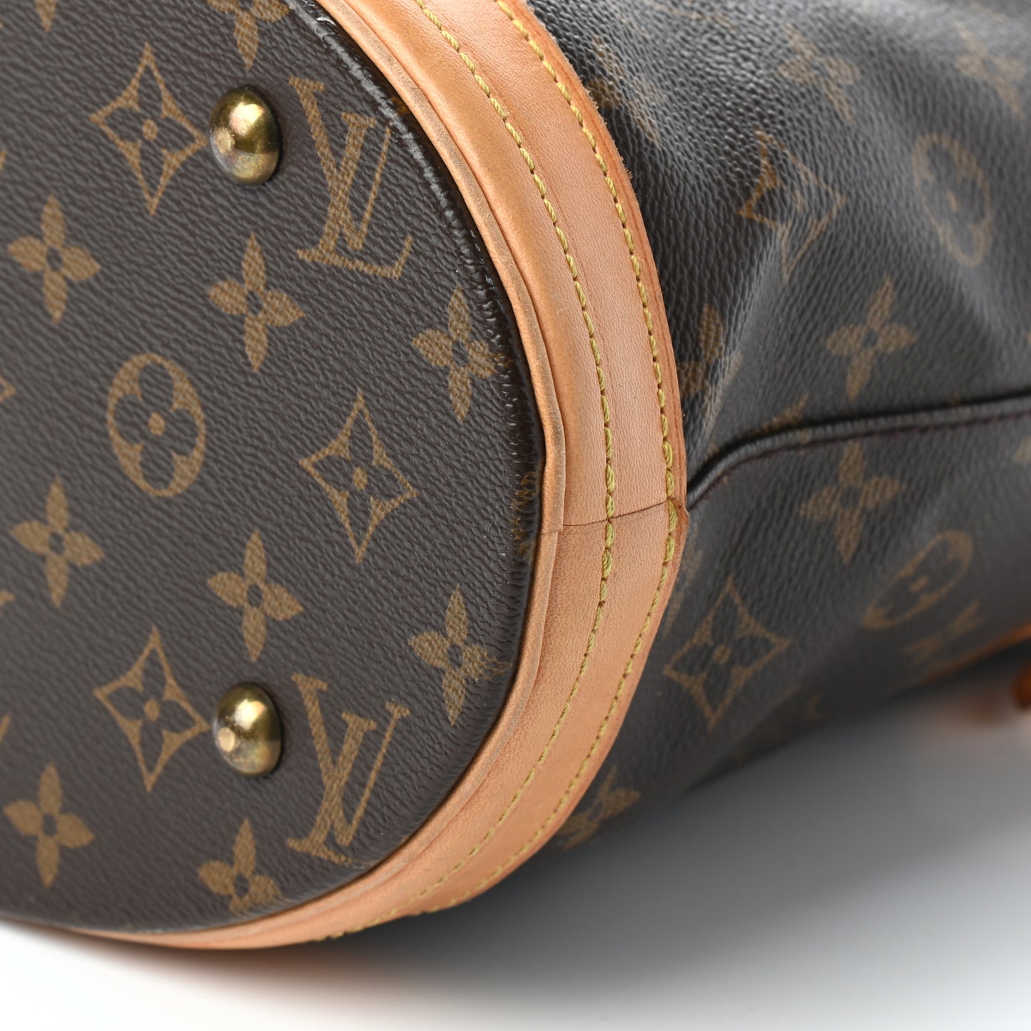 Monogram Petit Bucket 23