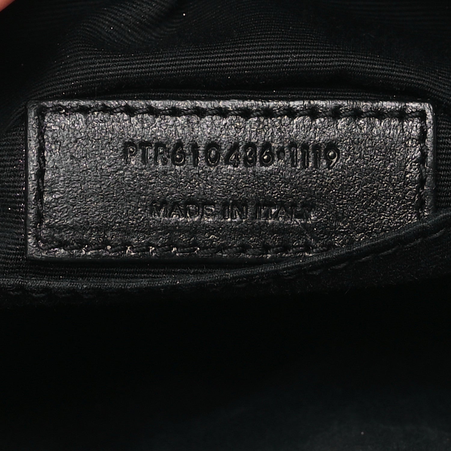 Saint Laurent Grain De Poudre Matelasse Chevron Quilted Round Vinyle Camera Bag Black 7 of 10