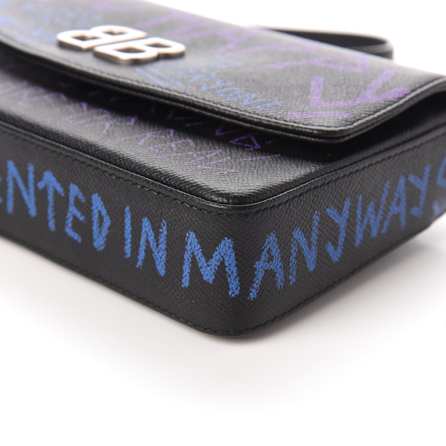 Grained Calfskin Graffiti BB Chain Wallet Black Bleu Violet