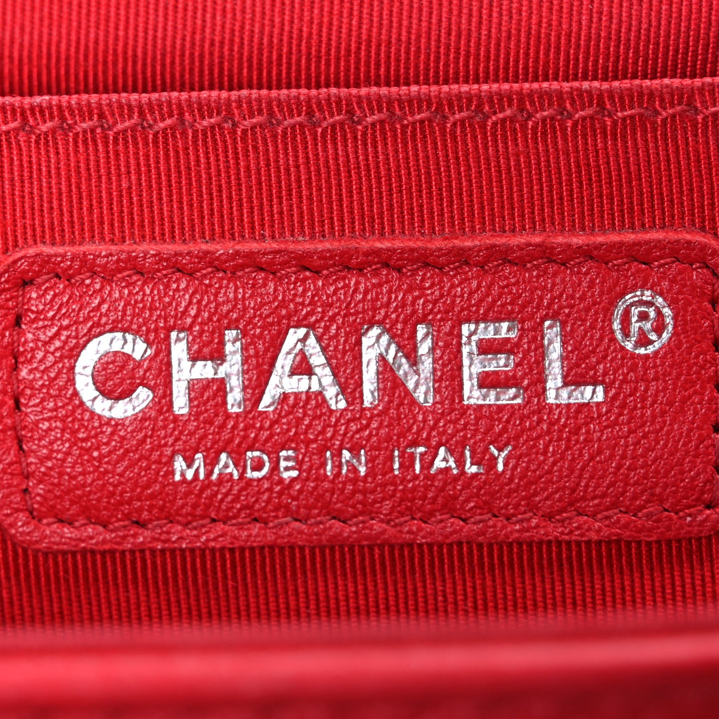Caviar Chevron Quilted Medium Single Flap Red