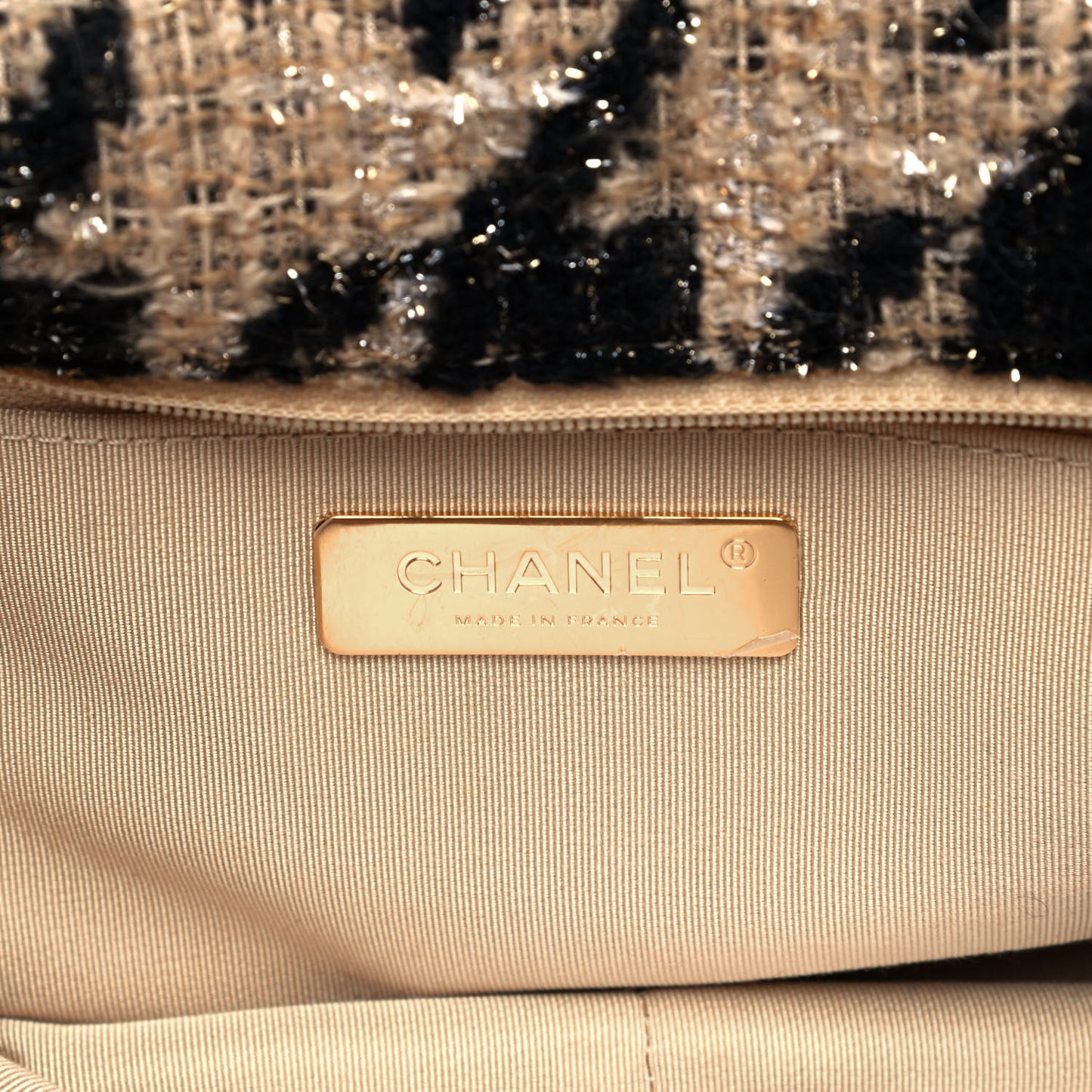 Tweed Large Chanel 19 Flap Beige Black