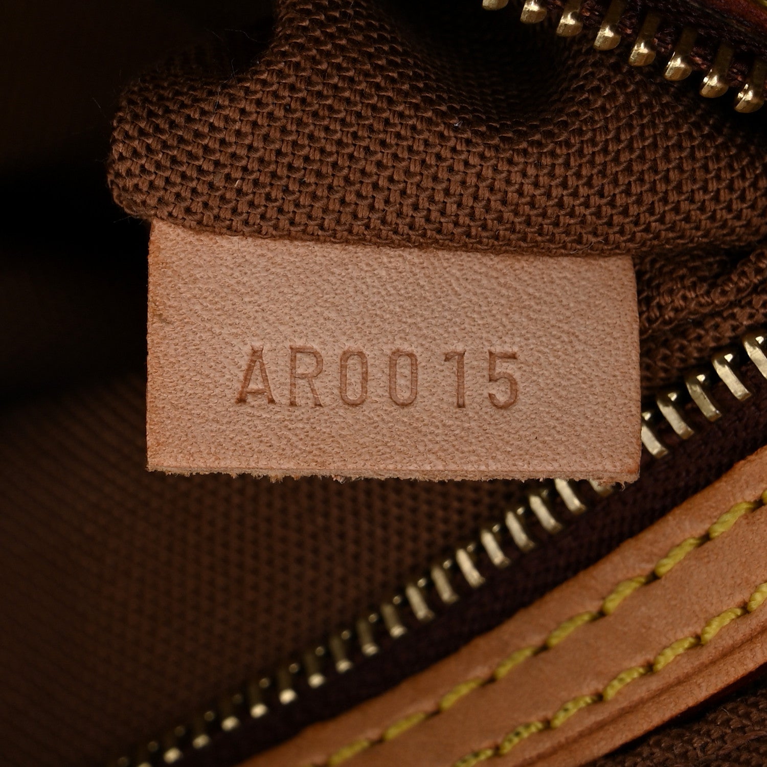 Louis Vuitton Monogram Trotteur 7 of 11