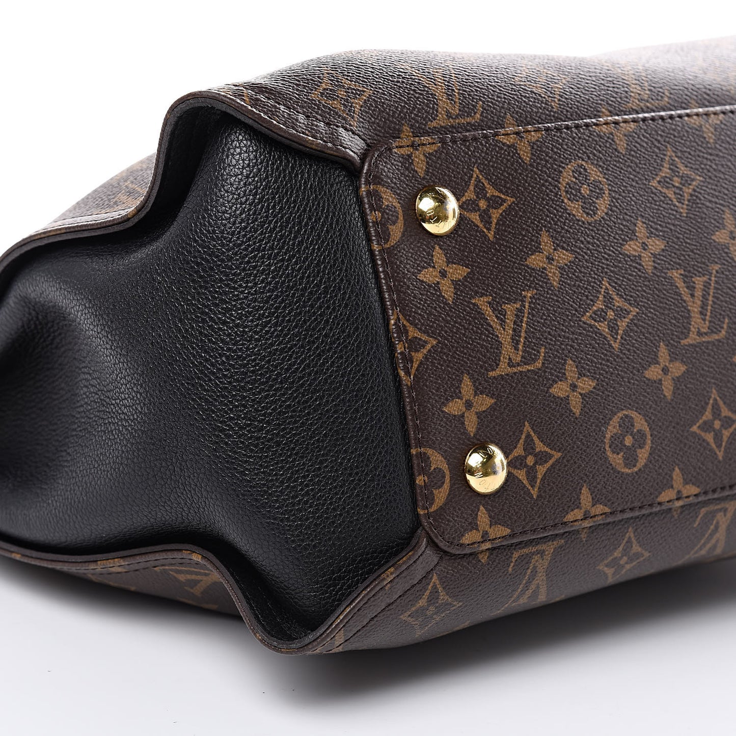 Monogram Gaia Black