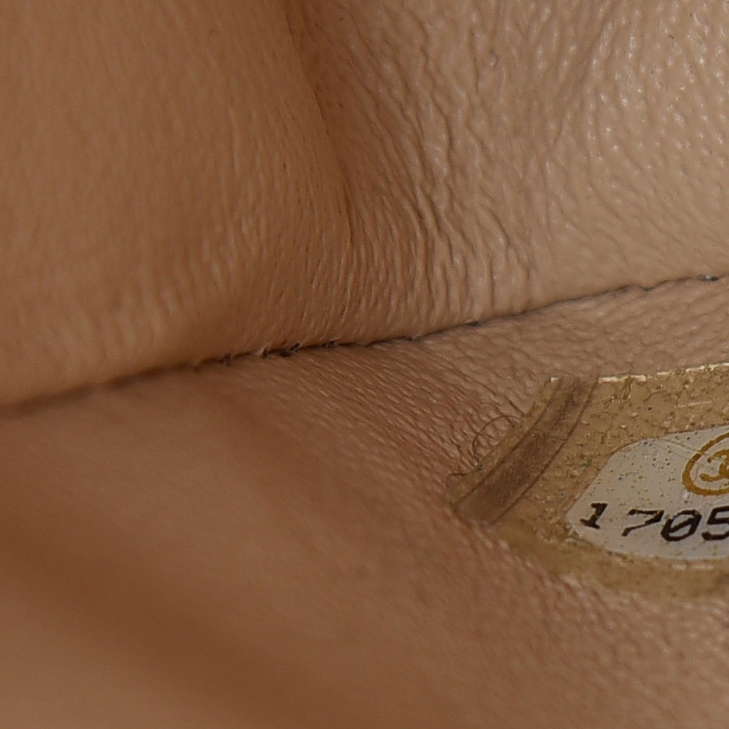Caviar Quilted Jumbo Double Flap Beige Clair