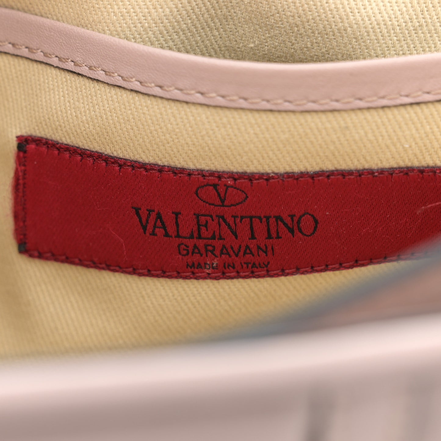 Lambskin Chevron Quilted Rockstud Shoulder Bag Poudre