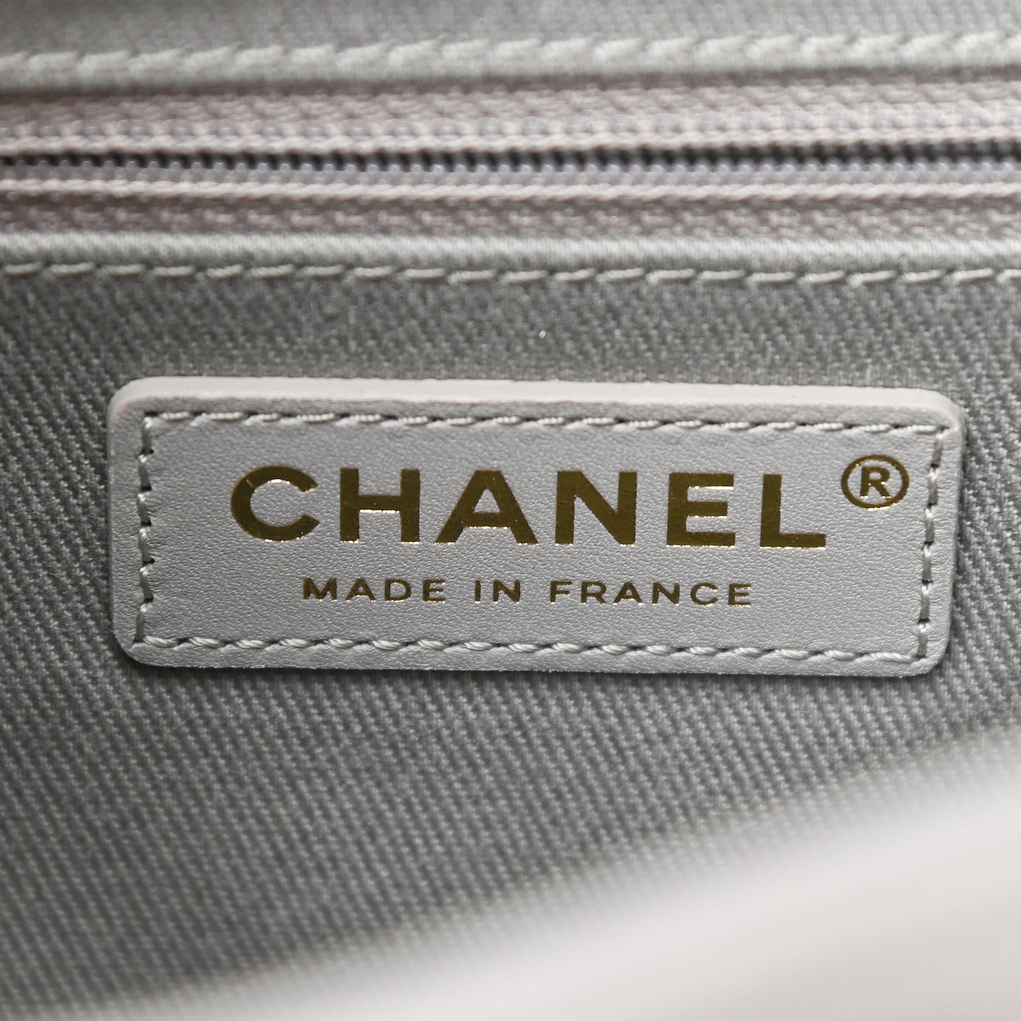 Caviar Quilted Medium Business Affinity Flap Grey