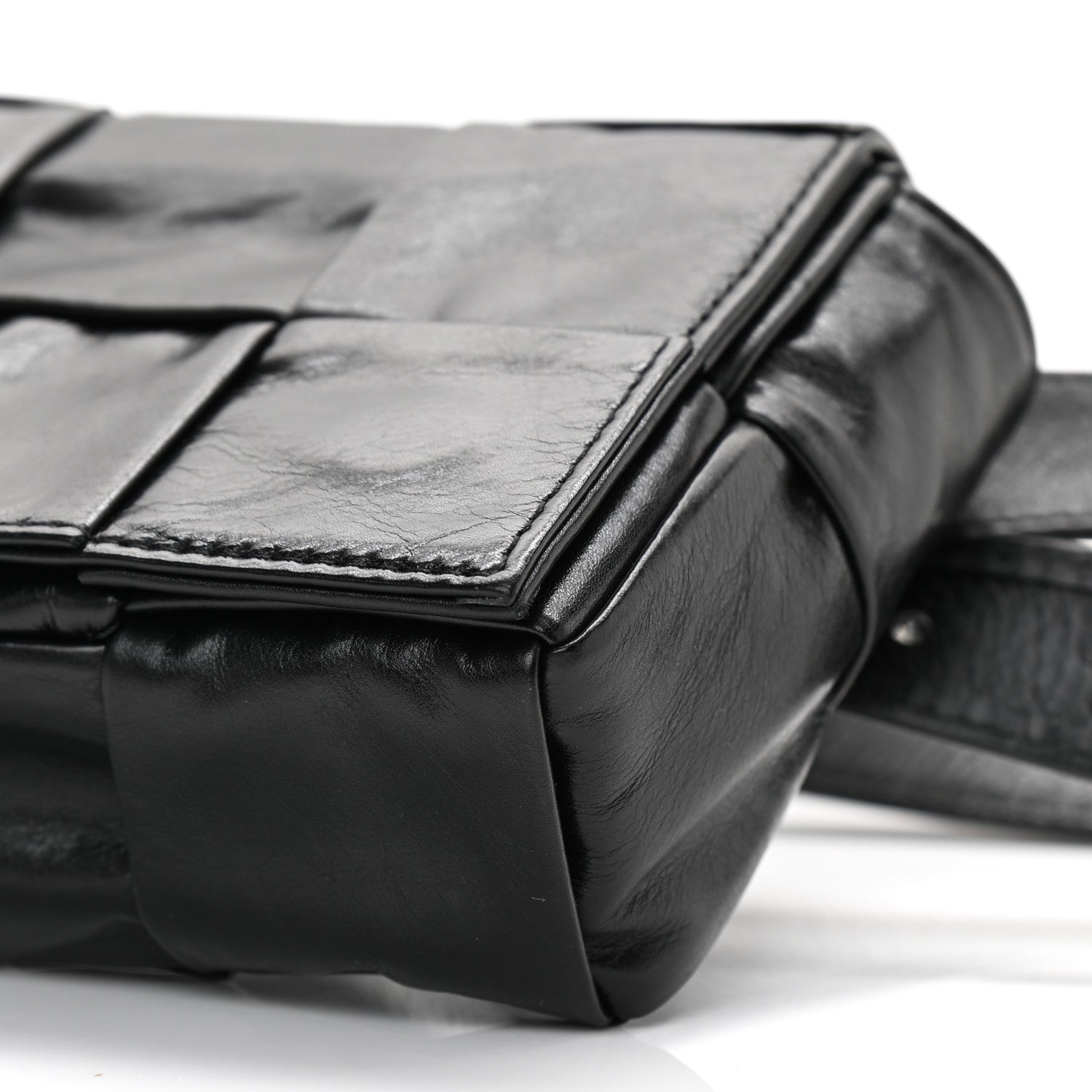 Bottega Veneta Paper Calfskin Intrecciato Cassette Belt Bag Black 10 of 11