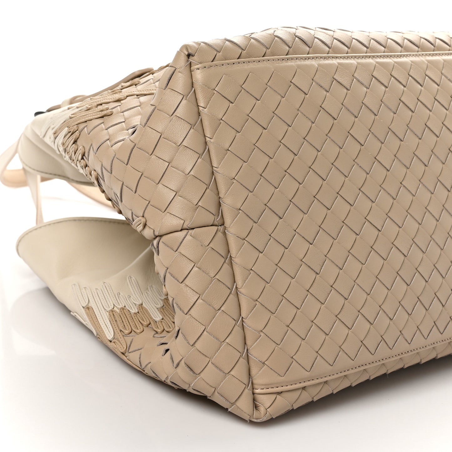 Nappa Intrecciato Medium Flow Wave Tote Mink Mist