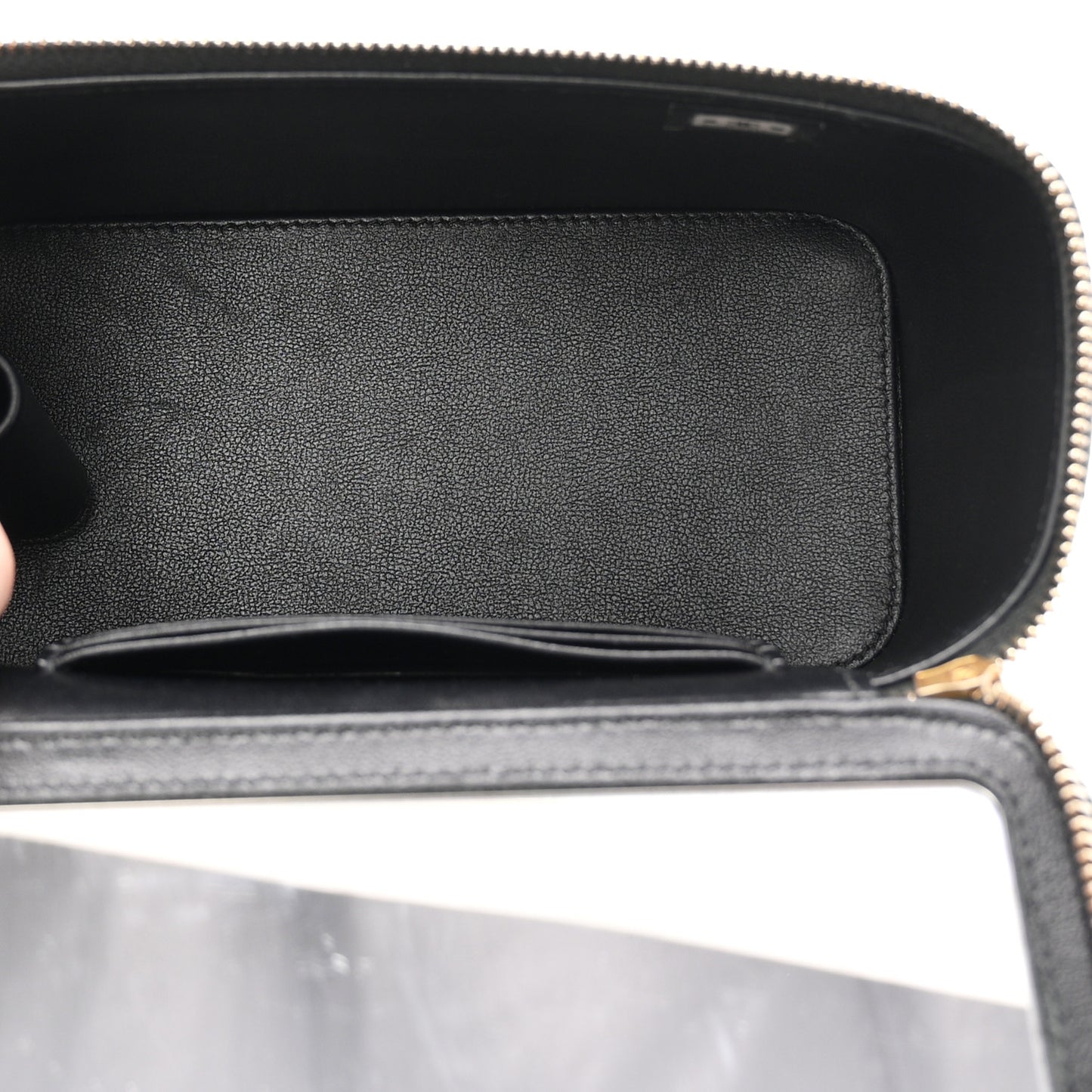Pearly Caviar Quilted Fit For You Small Vanity Case With Chain Black