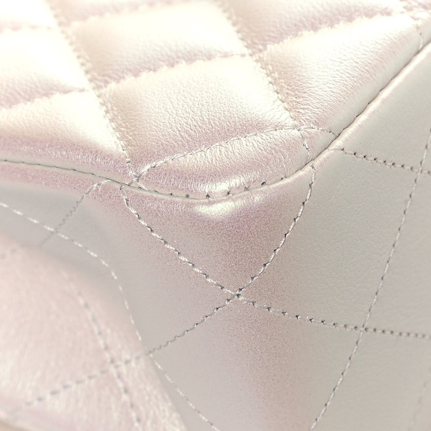 Iridescent Lambskin Quilted Medium Double Flap Ivory