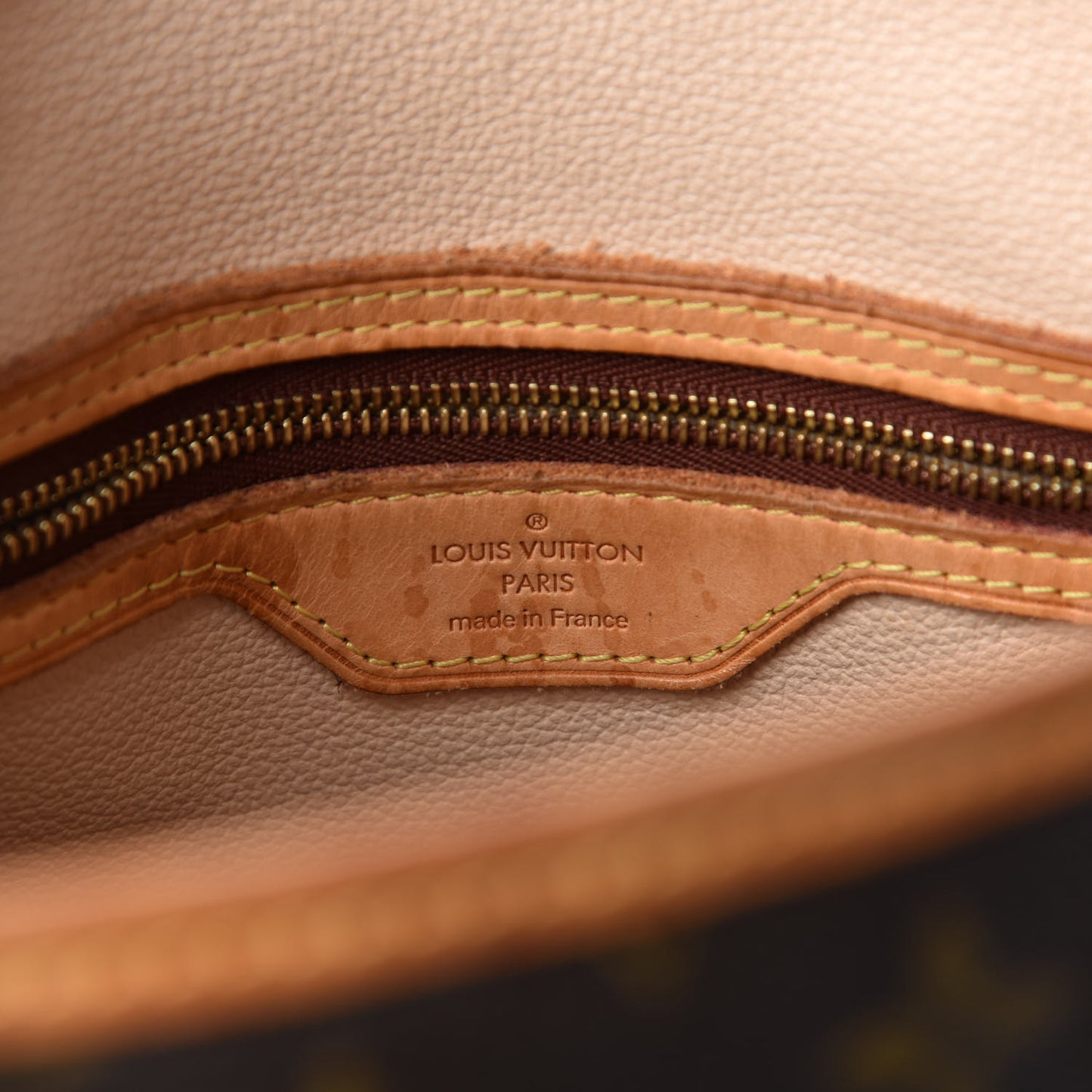 Monogram Petit Bucket 23