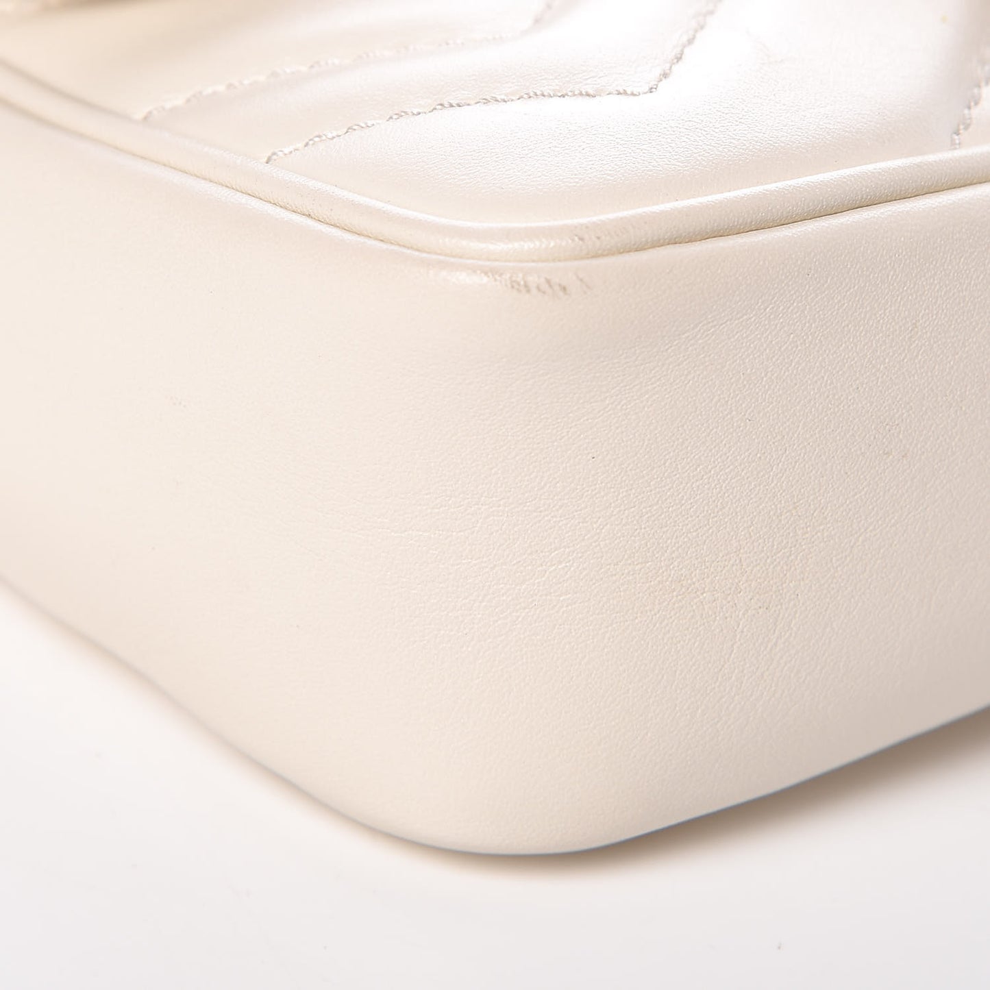 Calfskin Matelasse Super Mini GG Marmont Shoulder Bag White