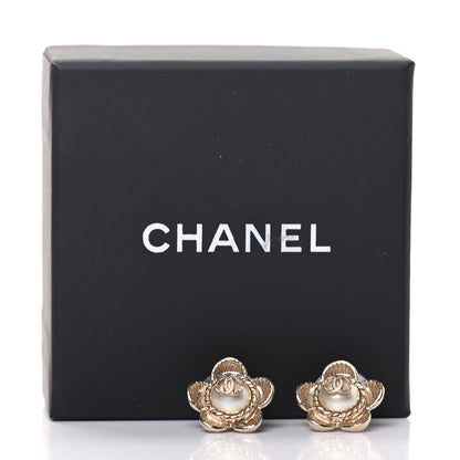 Chanel Pearl CC Flower Earrings Gold 5 of 5