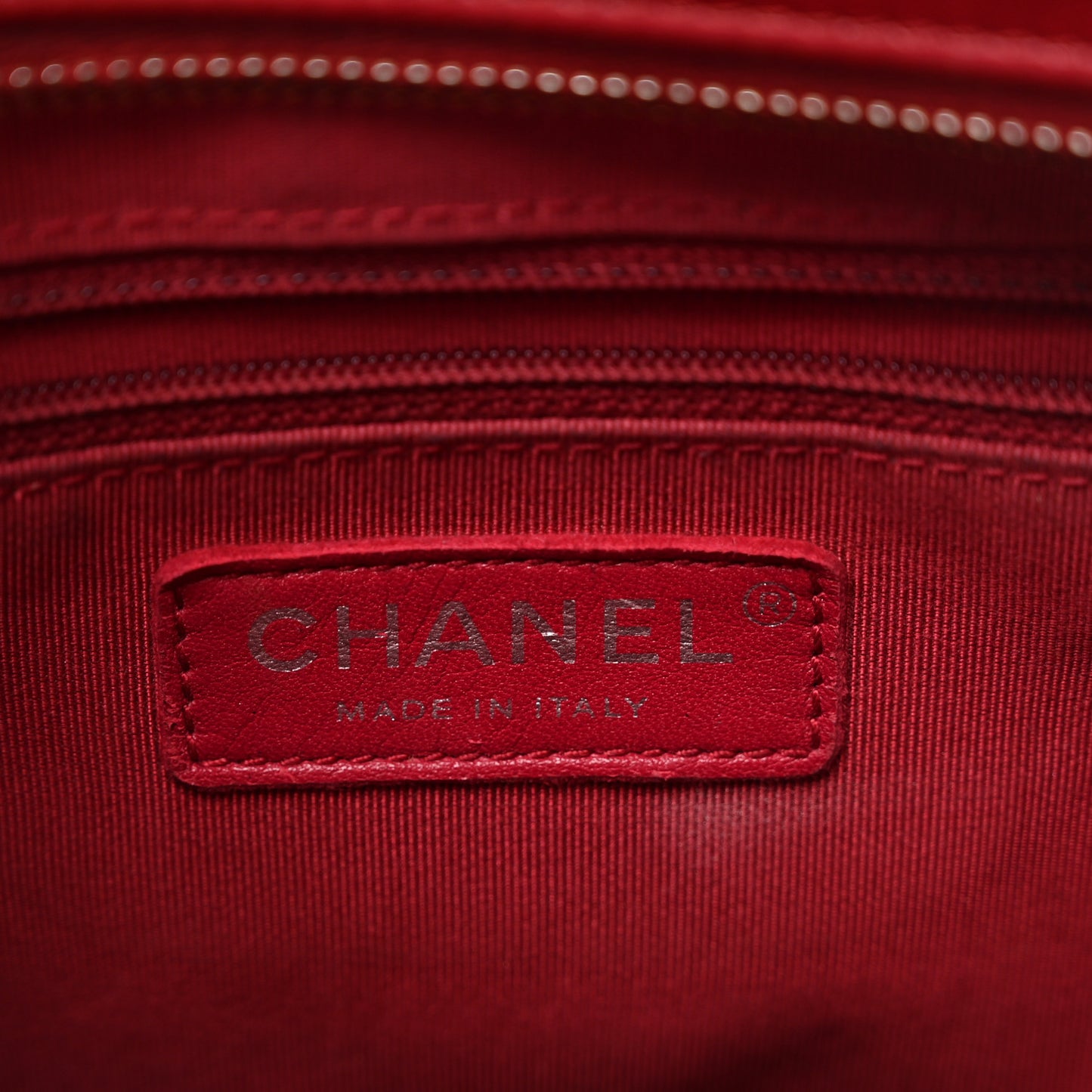 Metallic Aged Calfskin Quilted Medium Gabrielle Hobo Silver Navy Red