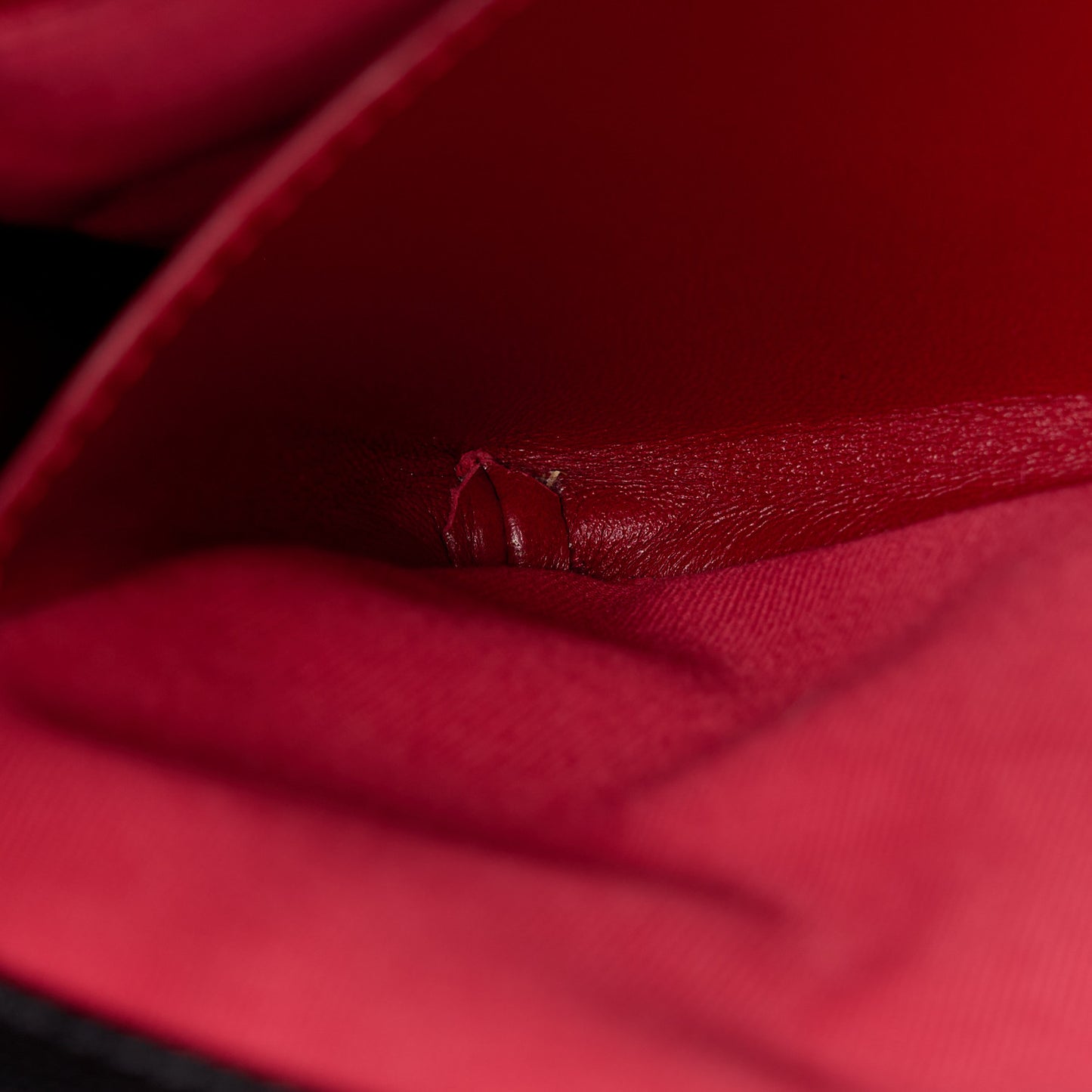 Caviar Quilted Wavy CC Hobo Black