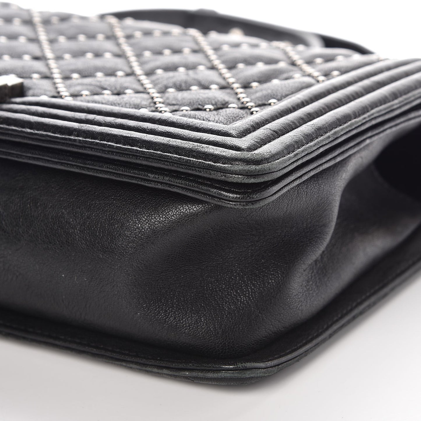 Crumpled Lambskin Medium Studded Boy Flap Black