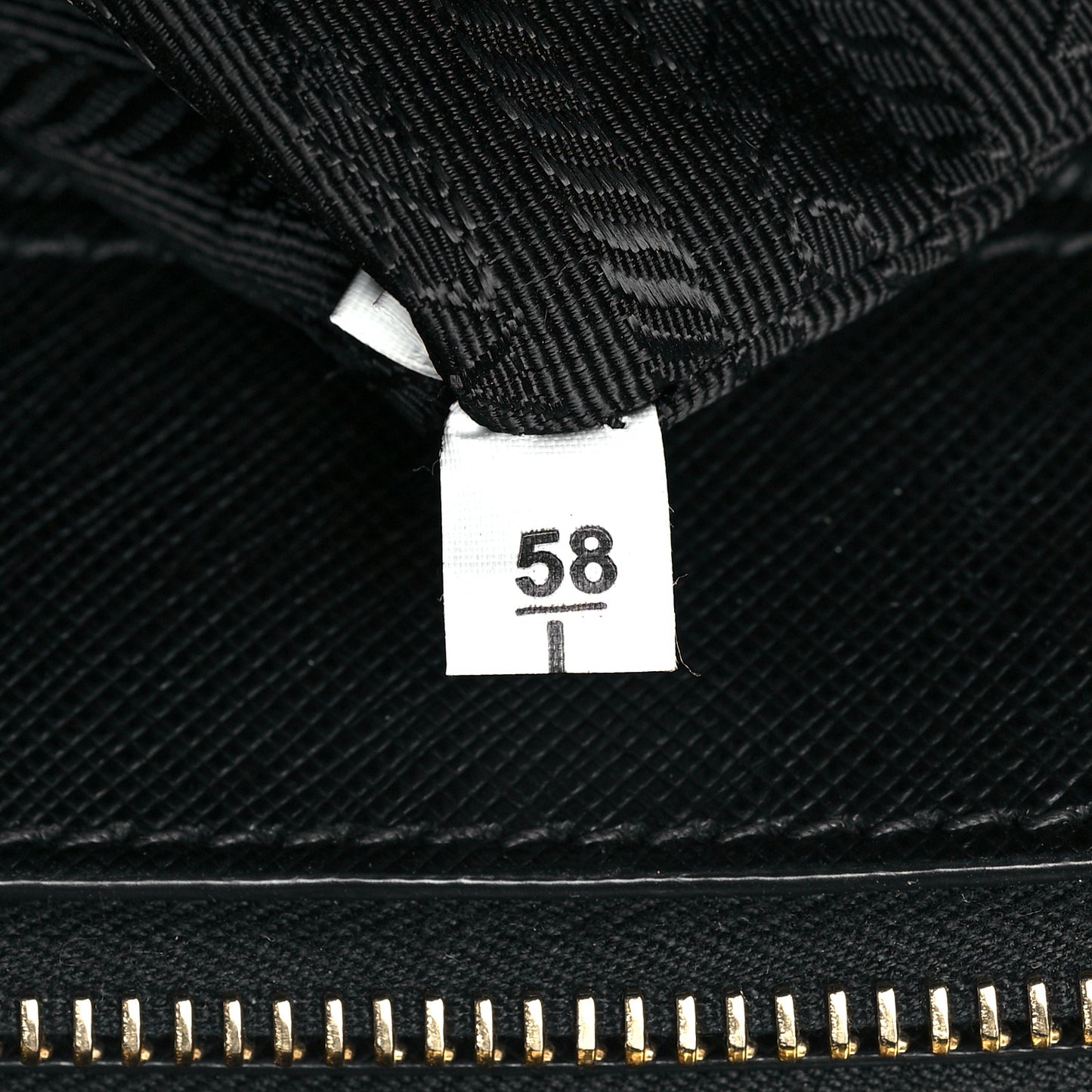 Saffiano Medium Galleria Double Zip Tote Black