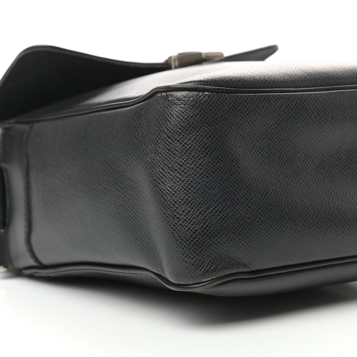 Louis Vuitton Taiga Yaranga Camera Bag Ardoise 7 of 11