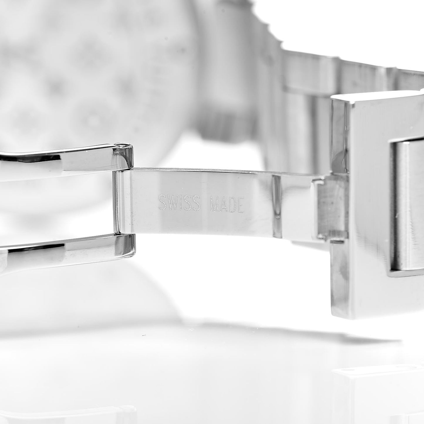 Stainless Steel Diamond 34mm Tambour Fiji Heart Quartz Watch Red