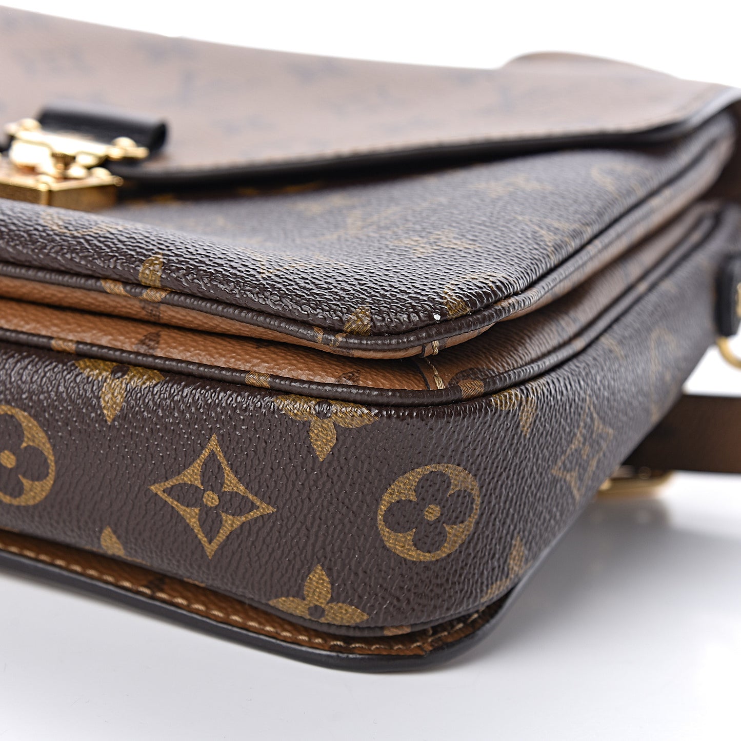 Reverse Monogram Pochette Metis