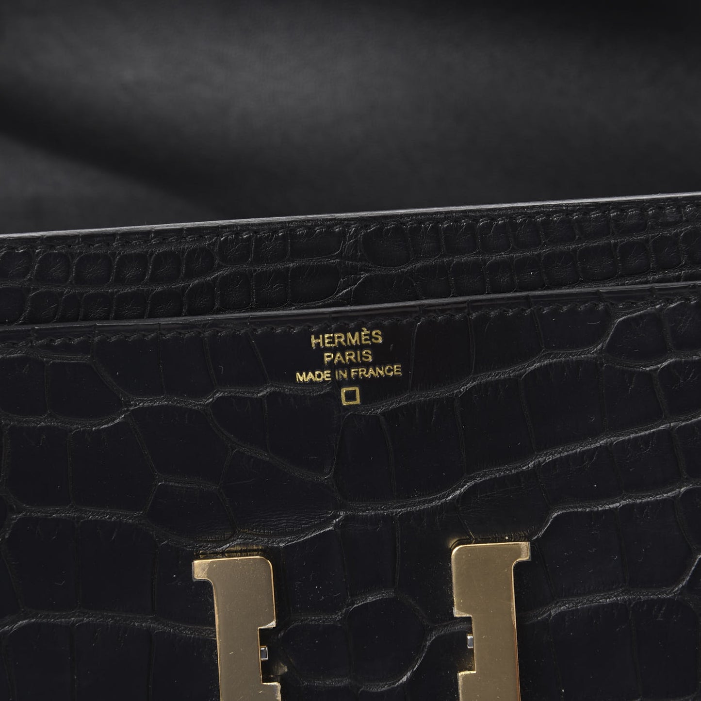 Matte Alligator Constance Wallet Black
