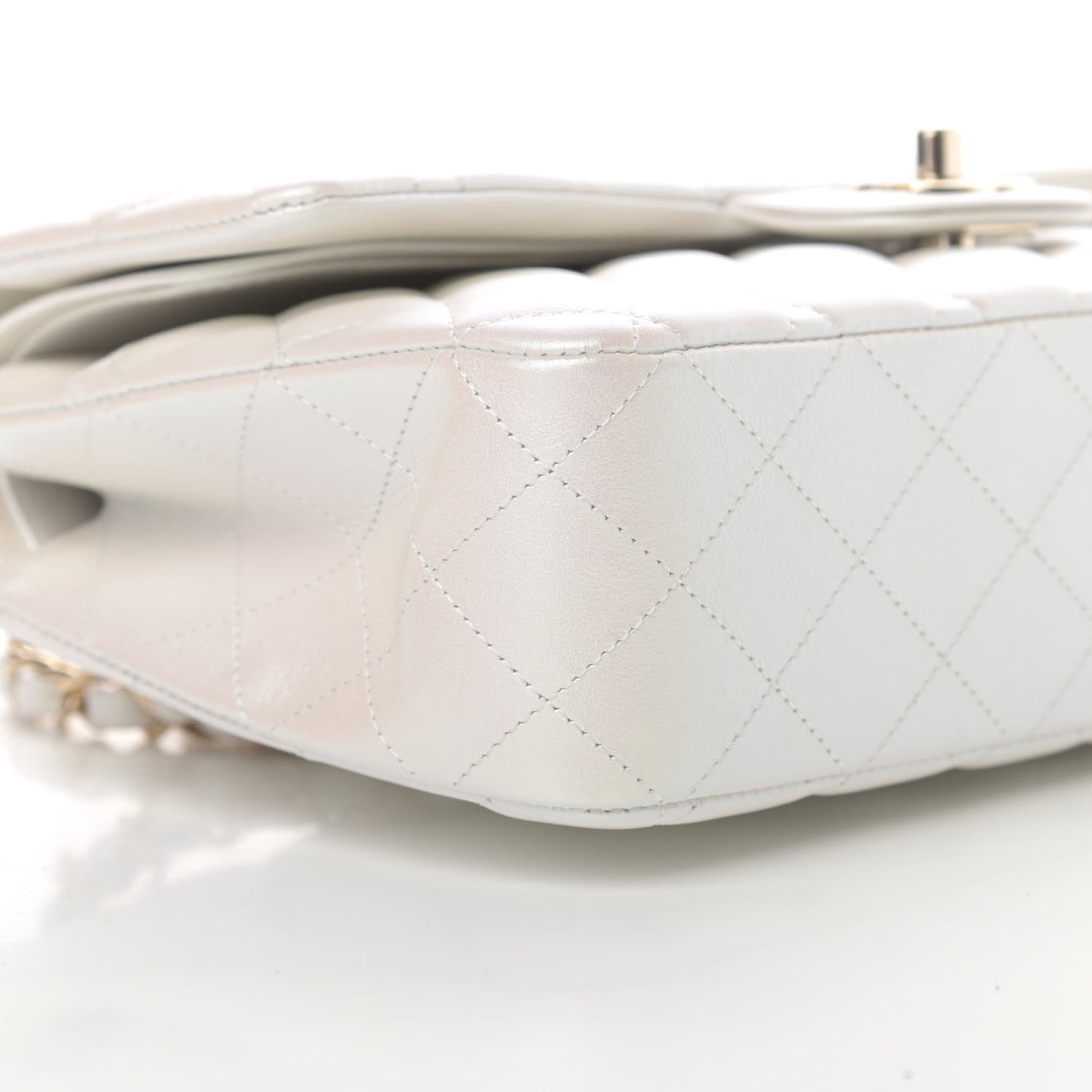 Iridescent Lambskin Quilted Medium Double Flap Ivory