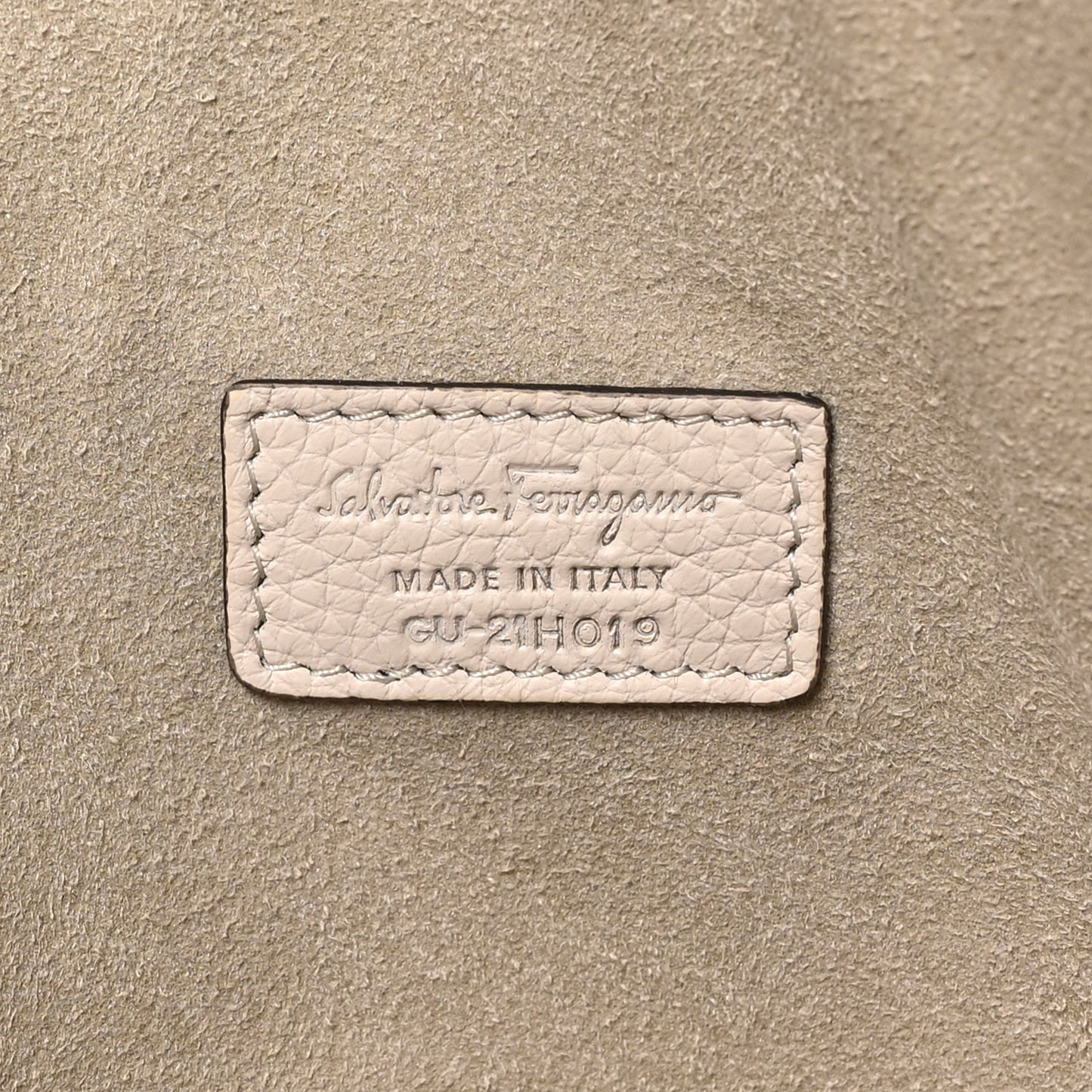 Grainy Calfskin Medium Gancini Tote Bone
