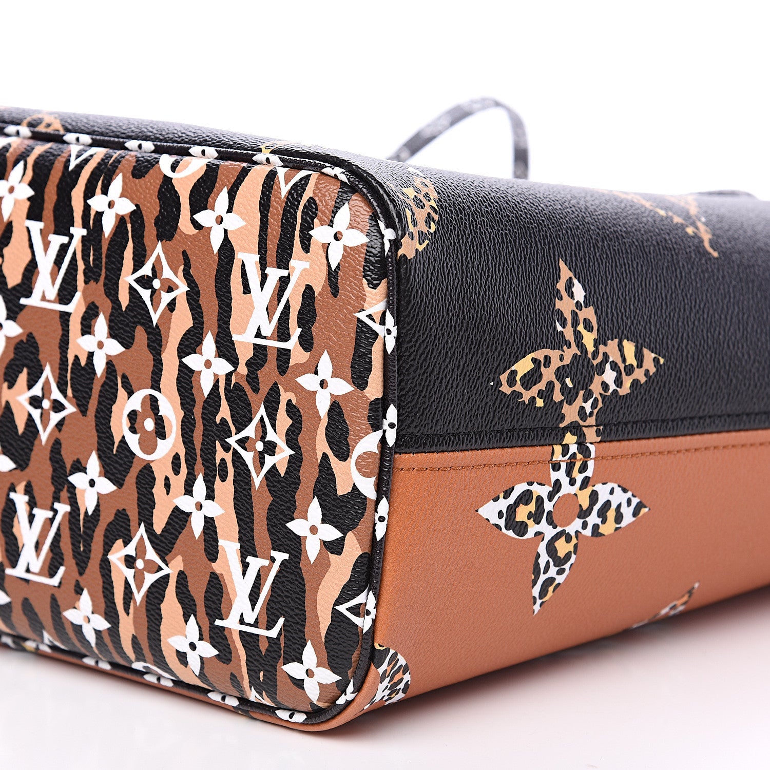 Louis Vuitton Monogram Giant Jungle Neverfull MM Black 8 of 9