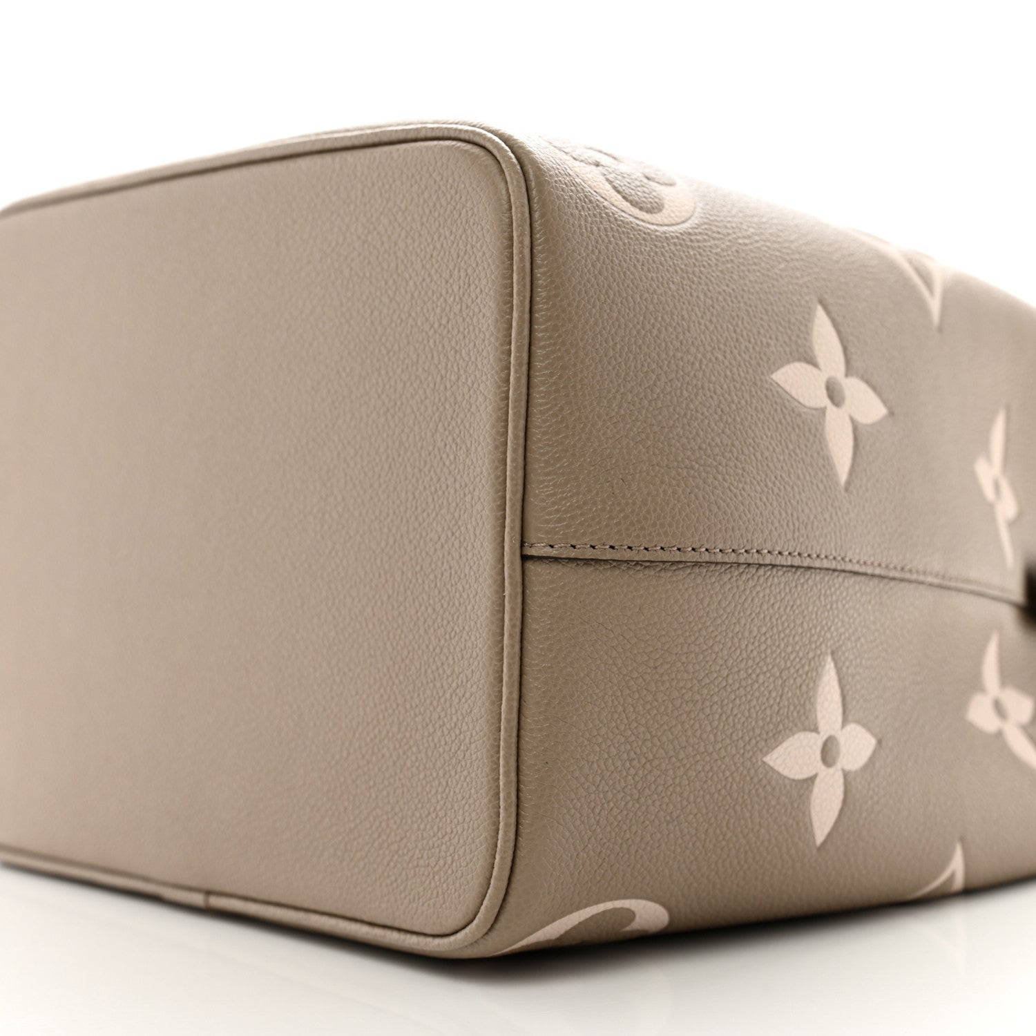 Louis Vuitton Empreinte Monogram Giant Neonoe MM Tourterelle Creme 10 of 11