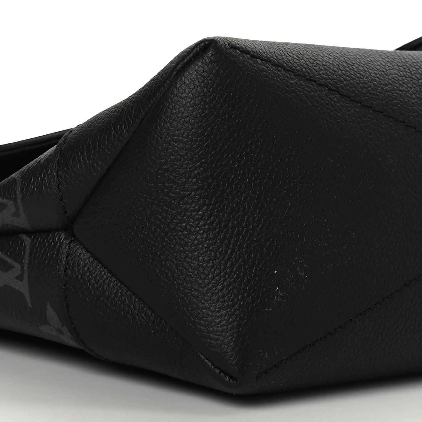 Monogram Eclipse Saumur Messenger NV Black
