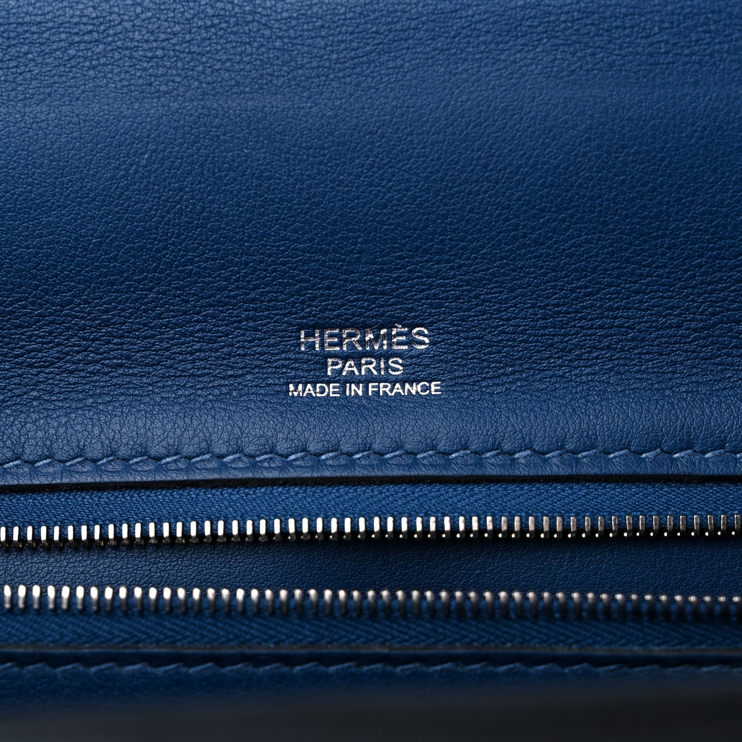 Togo Swift 29 24/24 Deep Bleu Bleu De Prusse