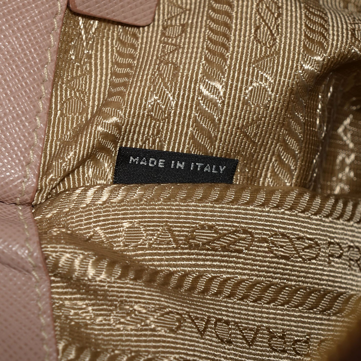 Saffiano Large Galleria Double Zip Tote Cammeo